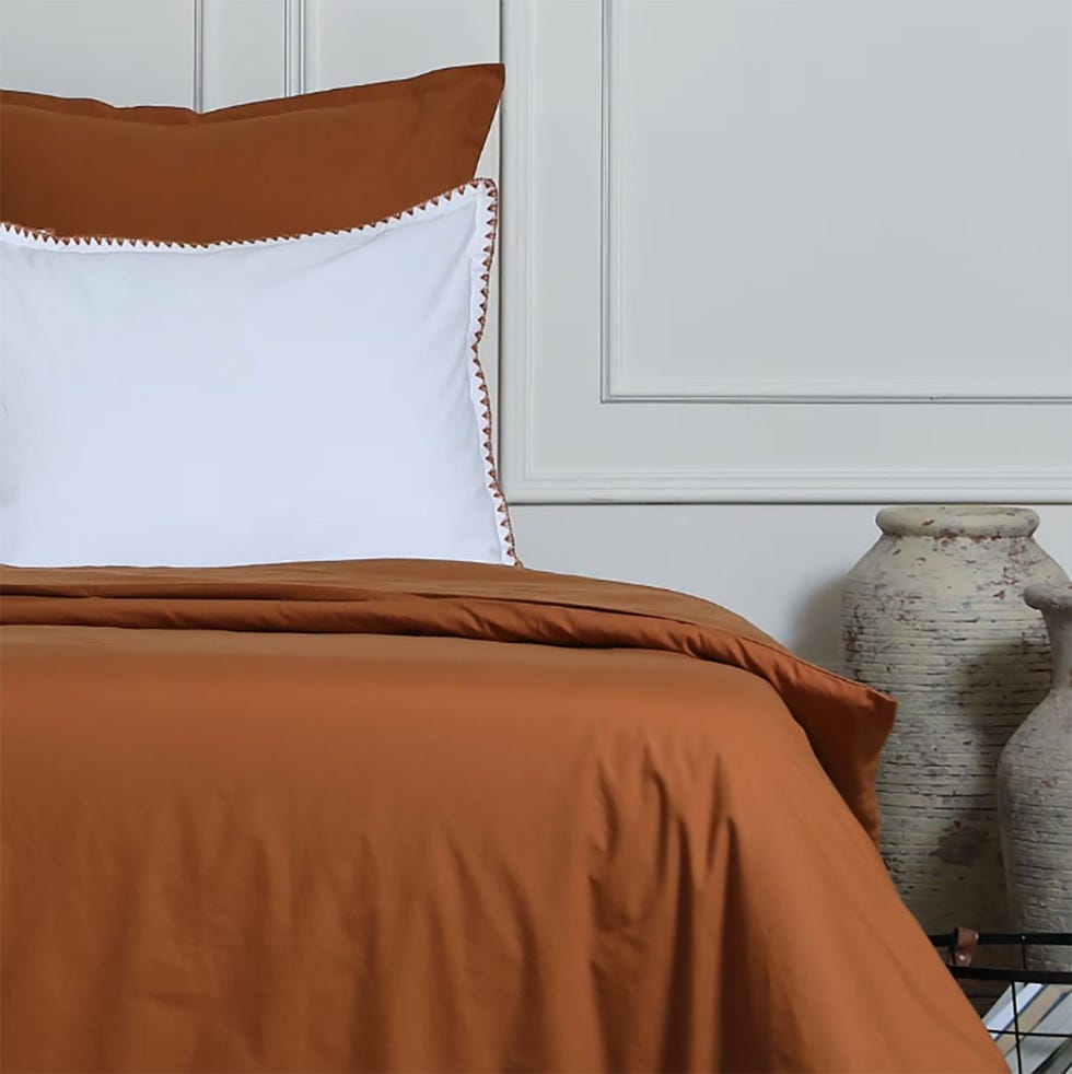 2 fundas de almohada blancas