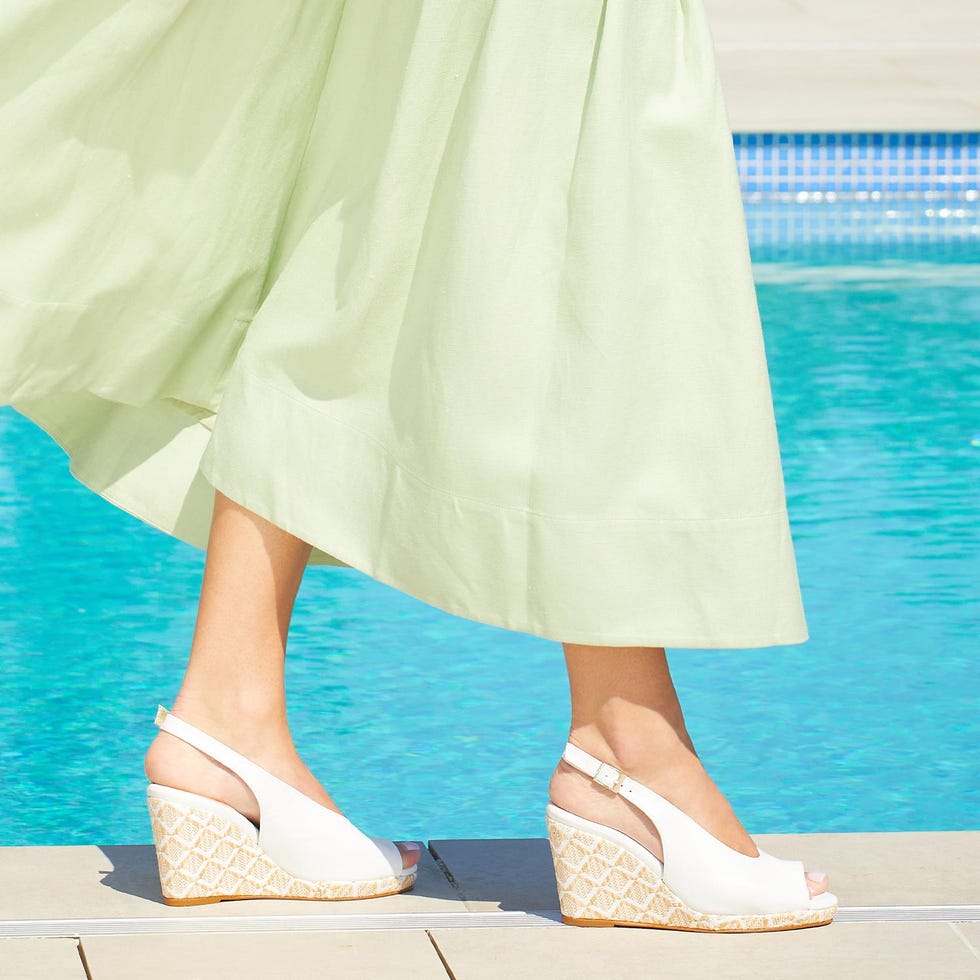 The Royal Approved One: White Leather & Raffia Winnie Wedge