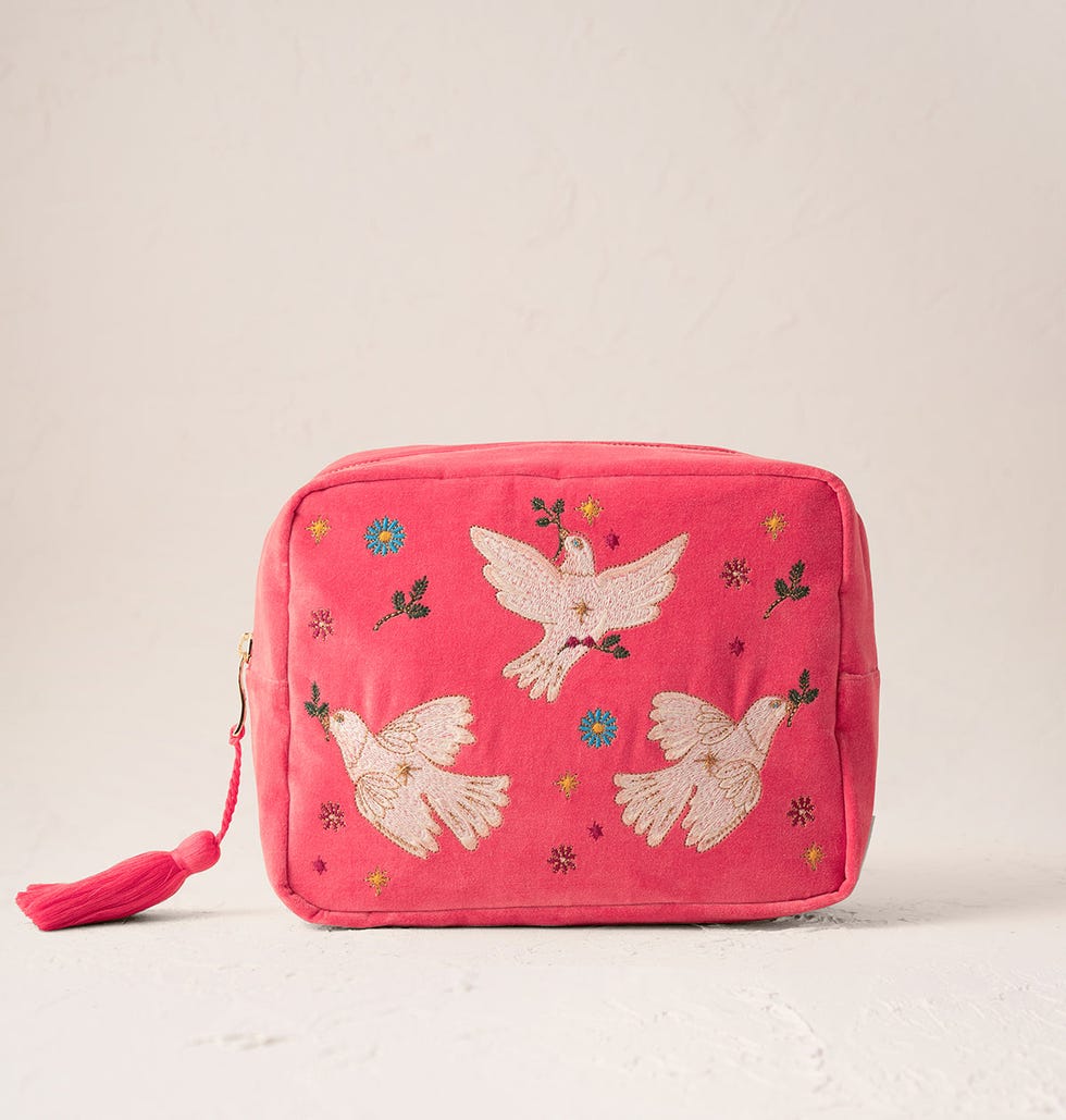 The Wash Bag: Doves of Peace