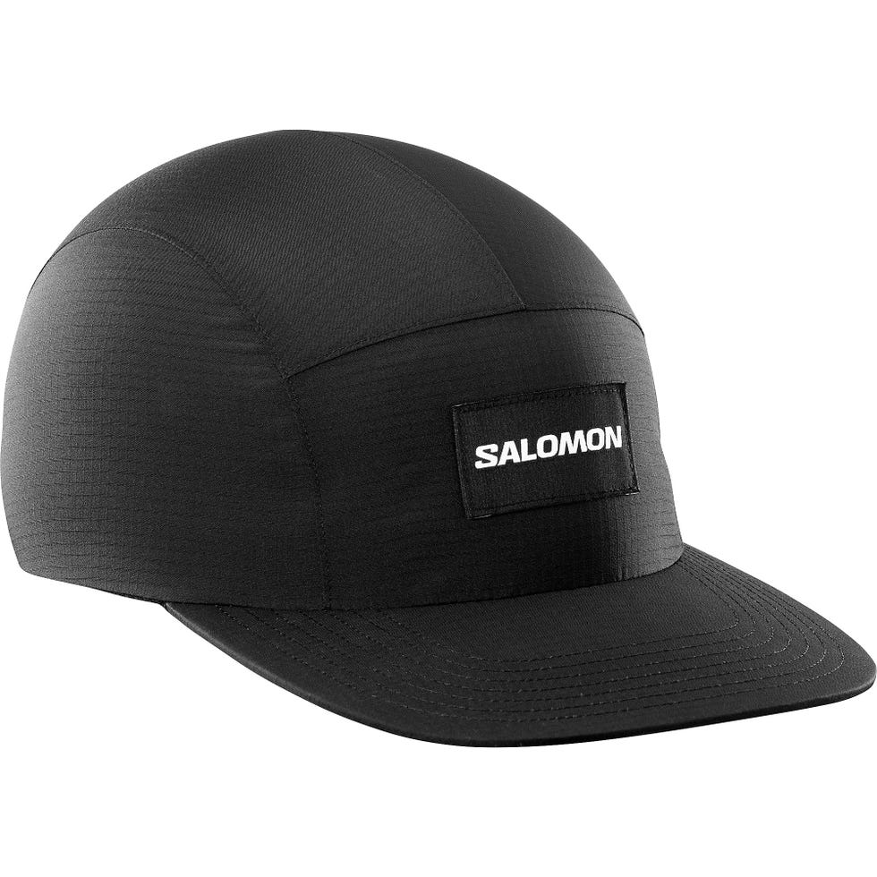 Il cappello waterproof di Salomon