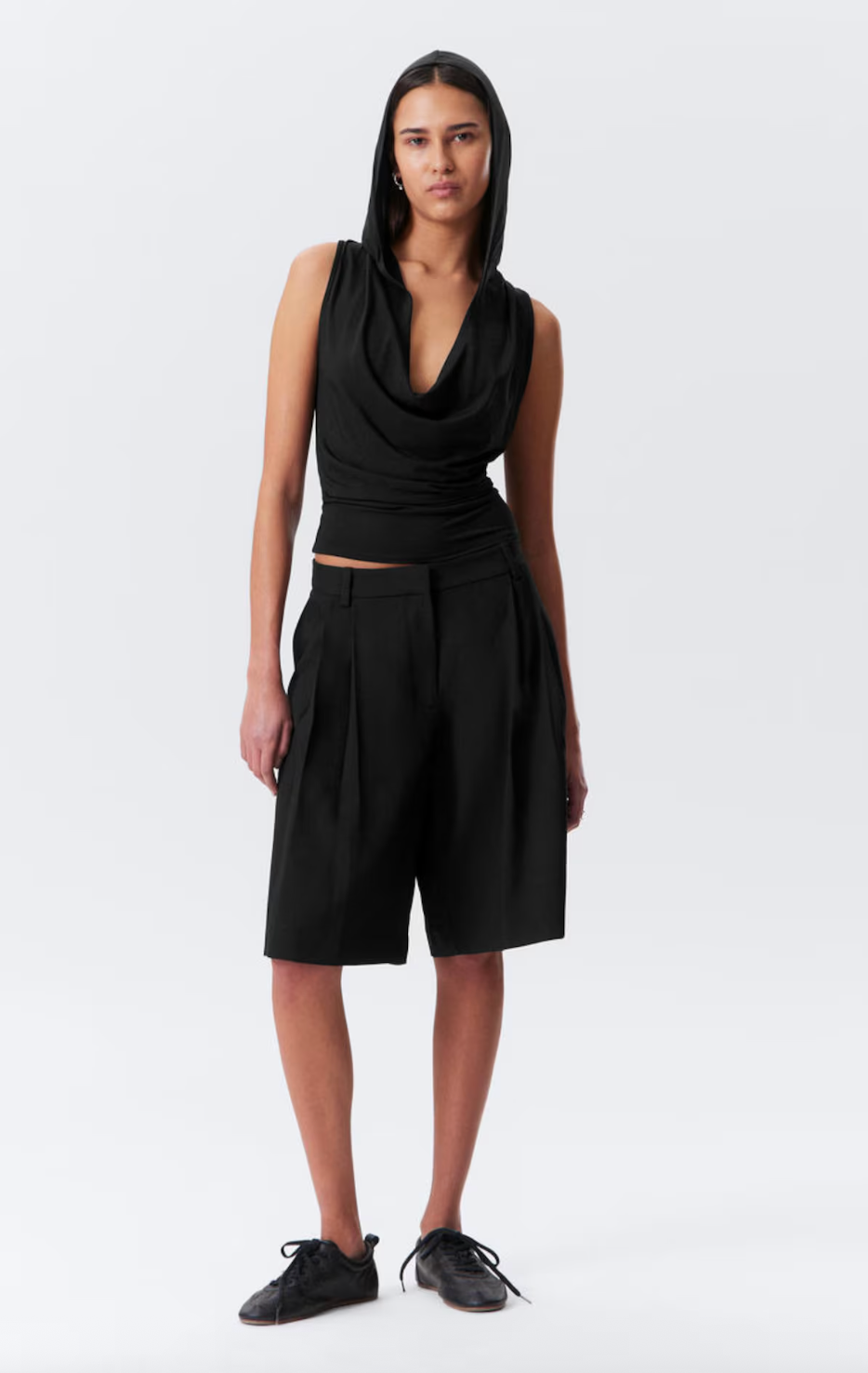 WIDE PLEATED TAILORED SHORTS