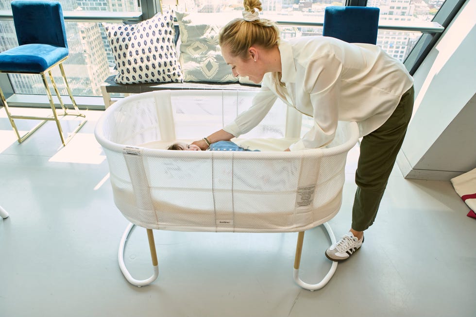 2-in-1 Baby Crib and Bassinet