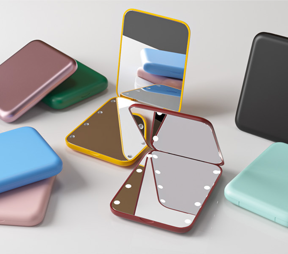 Compact Mirror with Light