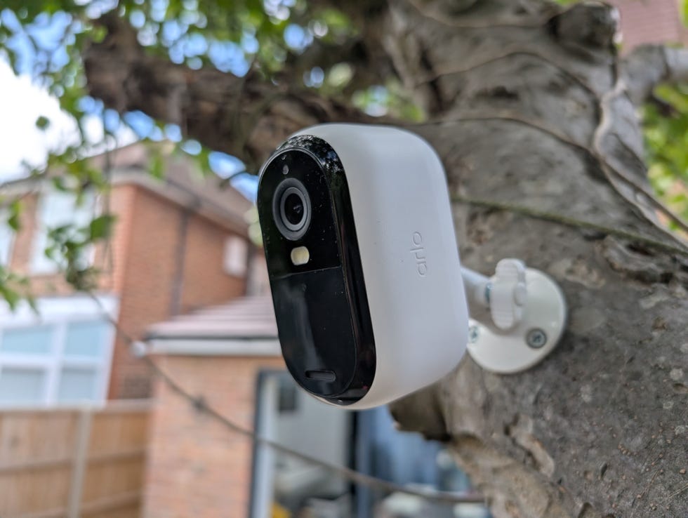 Essential 2K Outdoor Security Camera