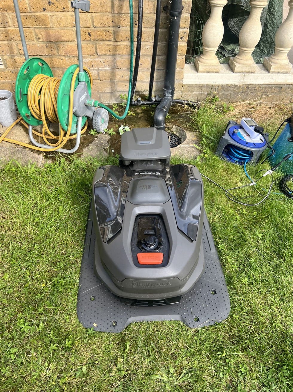 Automower® 405XE NERA with wire free technology