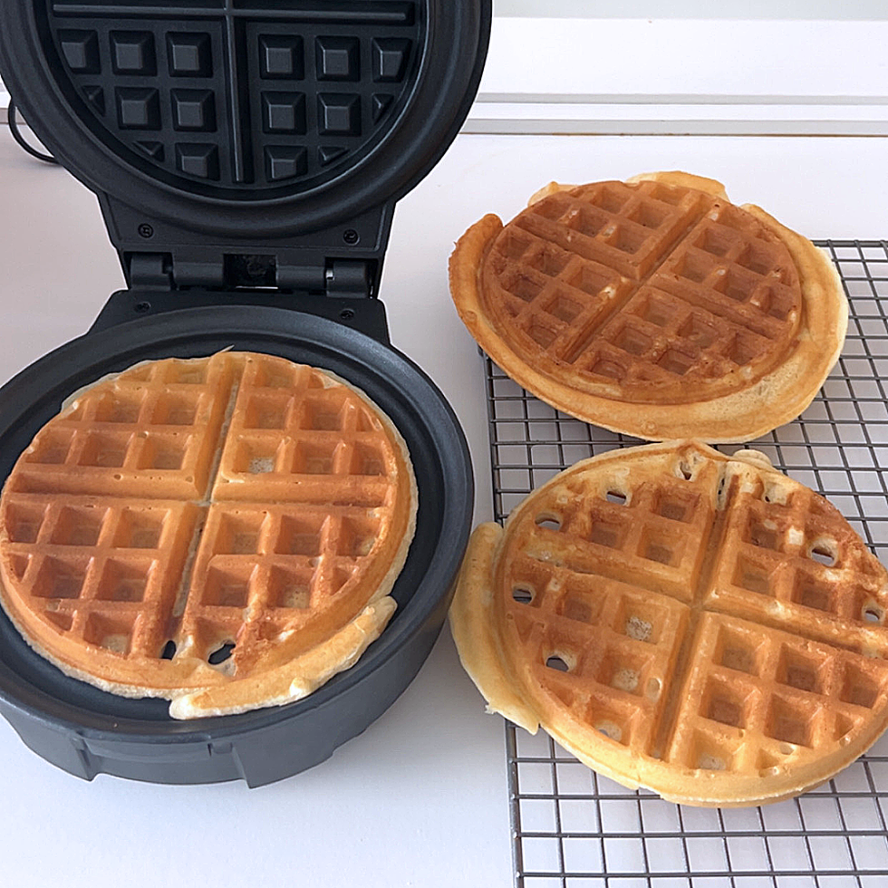 Anti-Overflow Belgian Waffle Maker