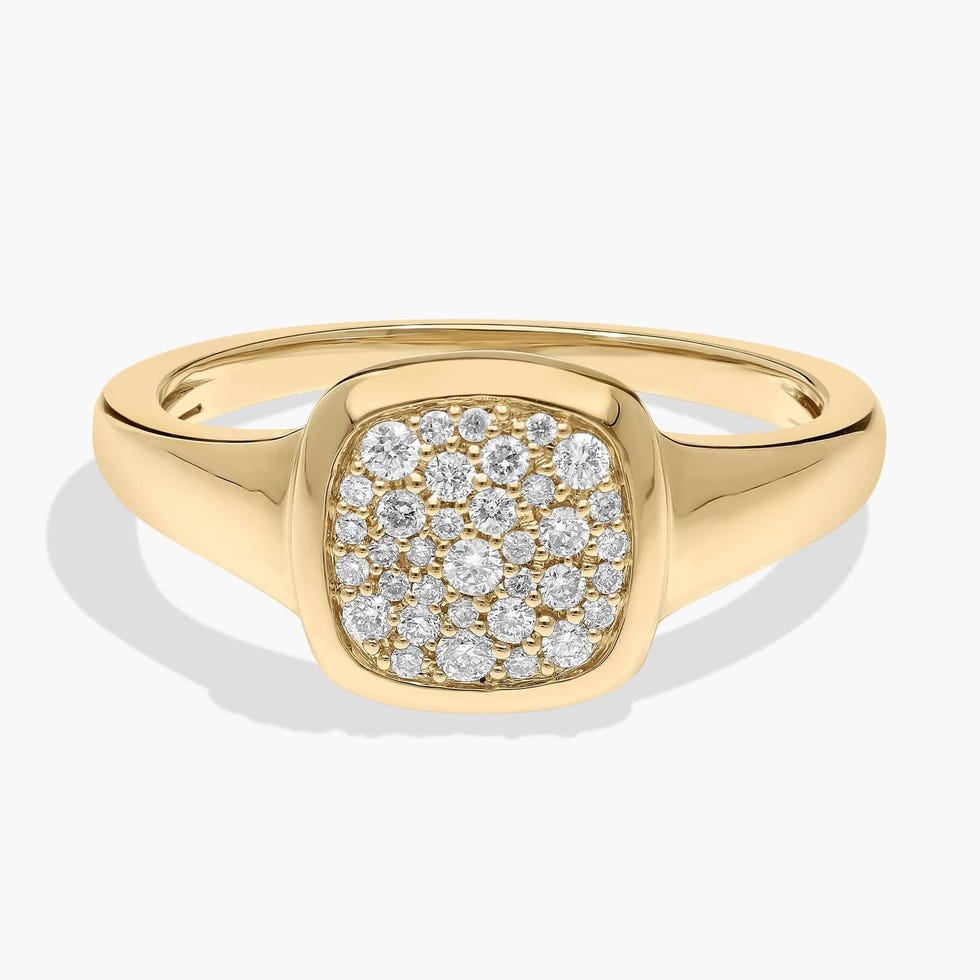 Zegelring met diamanten cluster in 14 karaat geelgoud