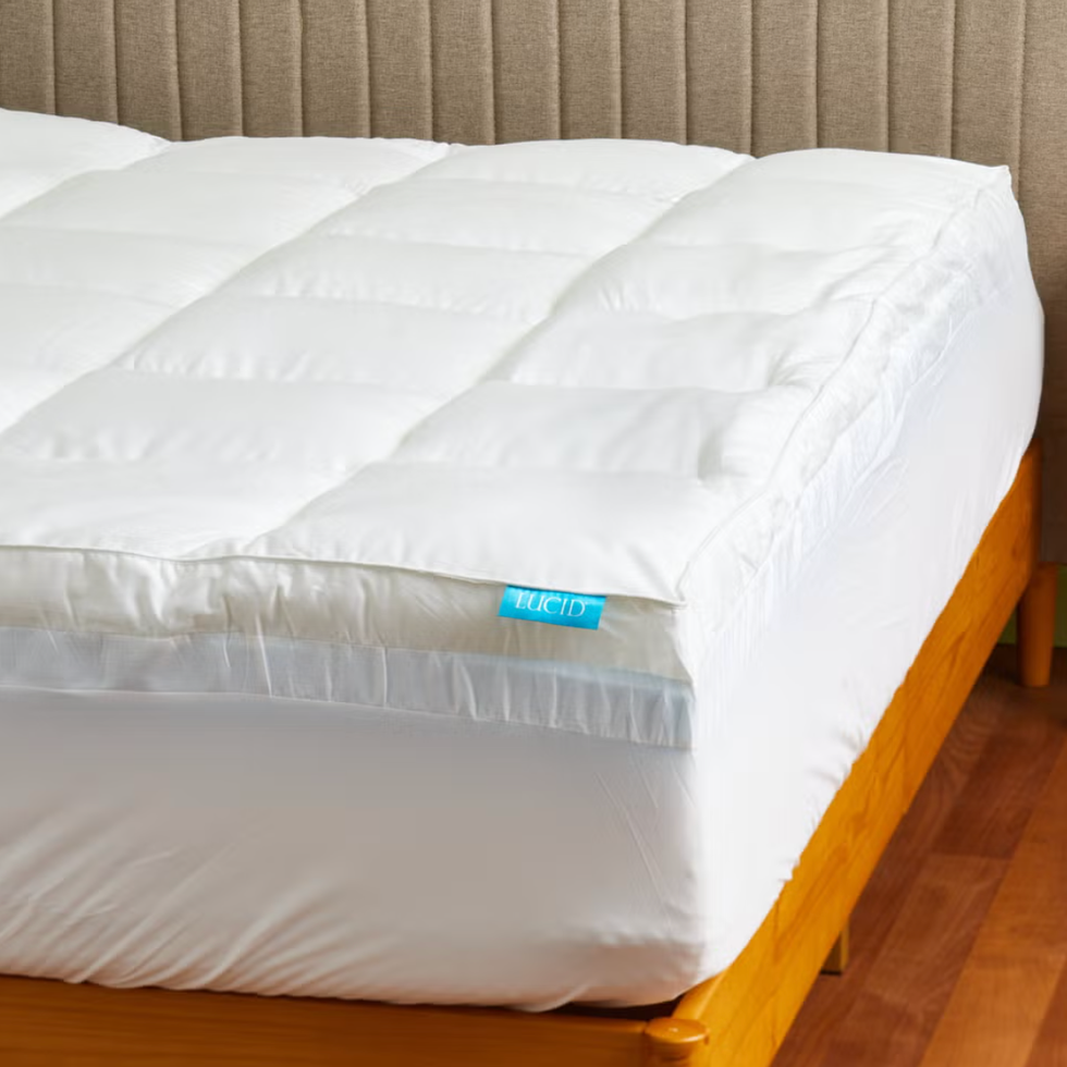 Down Alternative and Gel Memory Foam Mattress Topper Down Alternative and Gel Memory Foam Mattress Topper