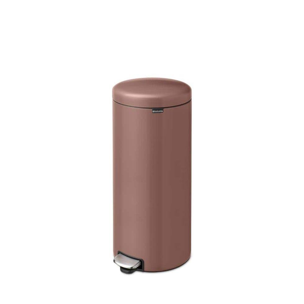NewIcon 8-Gallon Step-On Trash Can