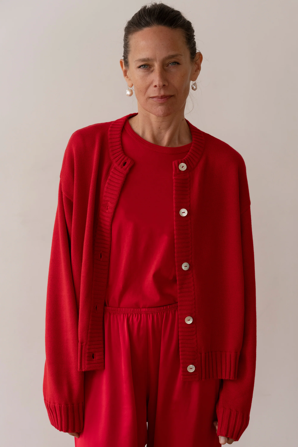 Der Baumwollstrickcardigan