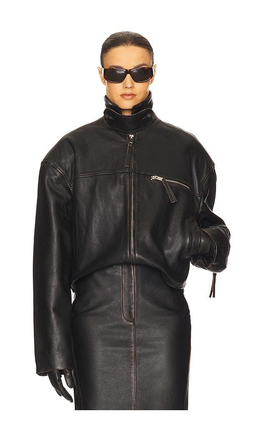Die übergroße Motorradjacke aus Leder