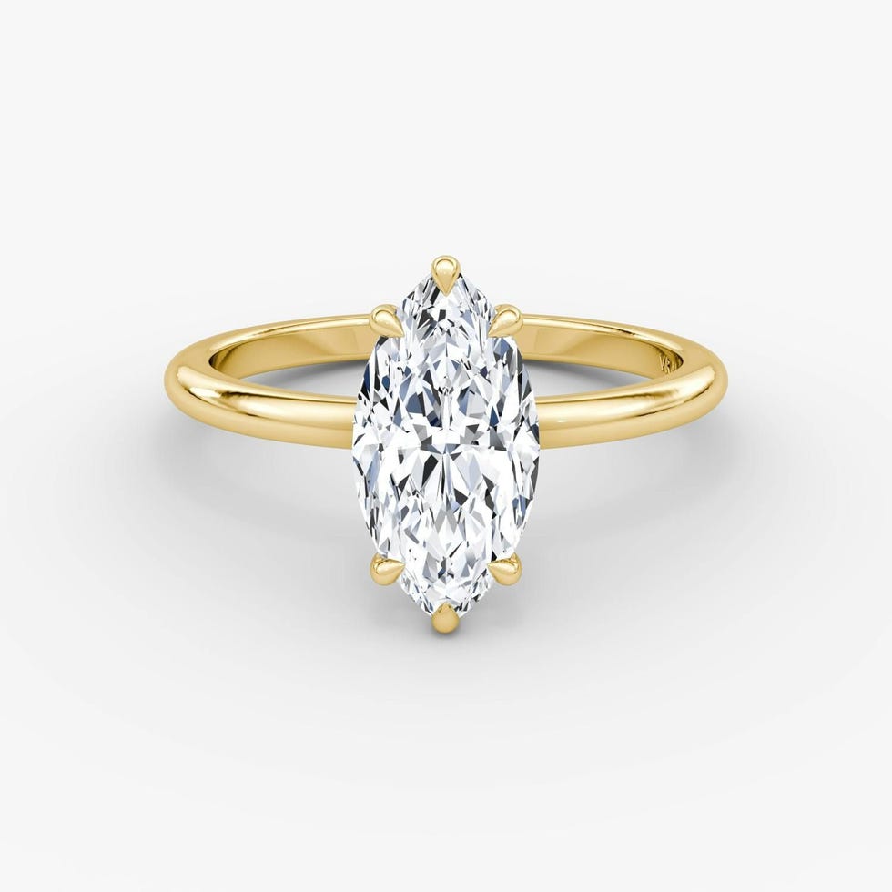 Der charakteristische Marquise-Verlobungsring aus Gelbgold