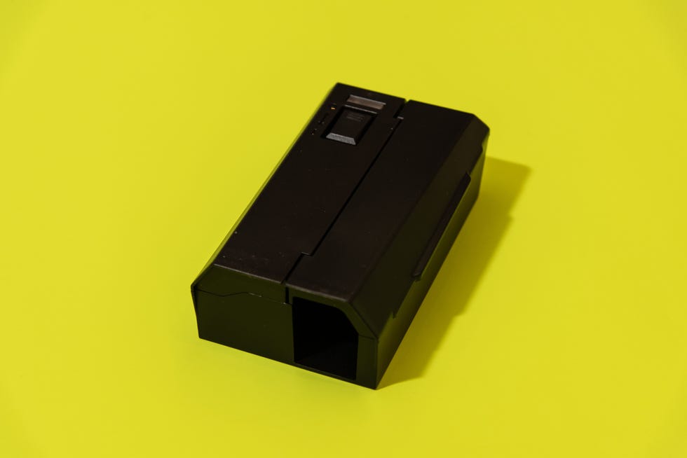 No Touch, No See Electronic Mouse Trap