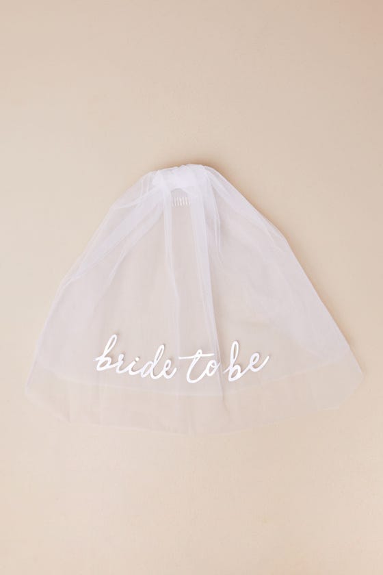 Bride-to-Be Short Veil