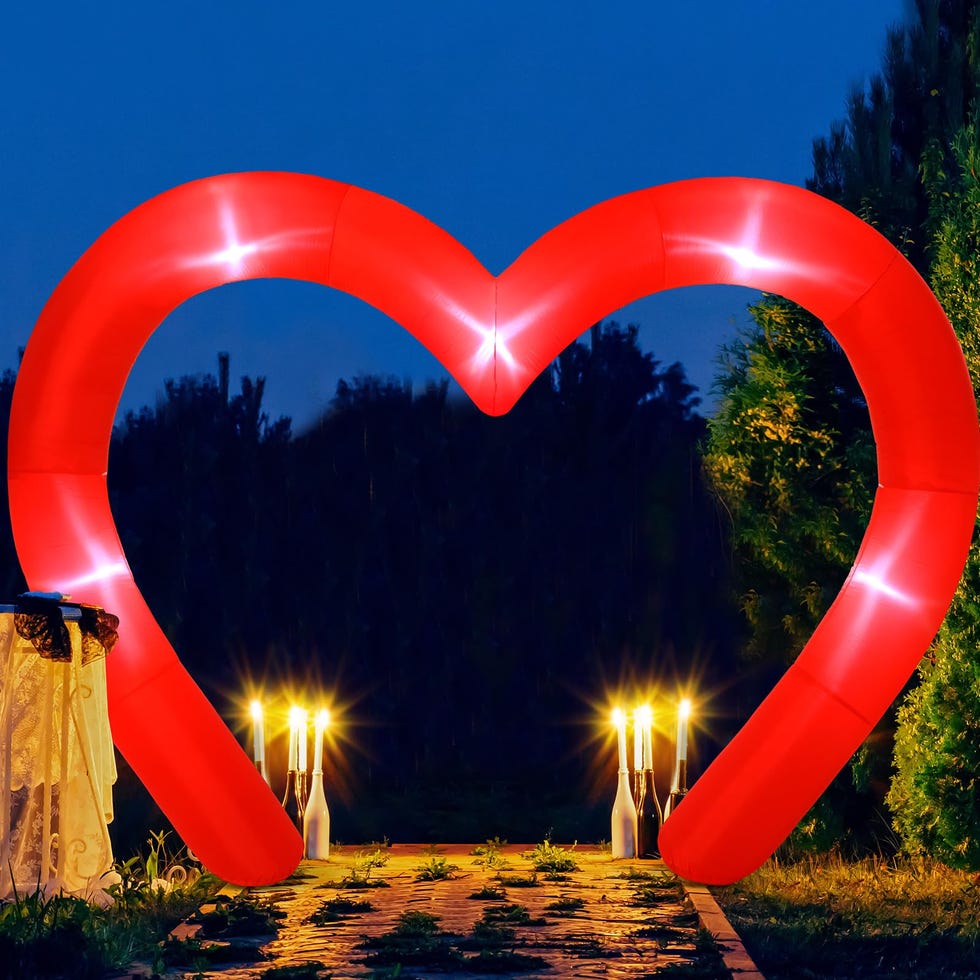 9 Ft Heart Inflatable Outdoor Decoration