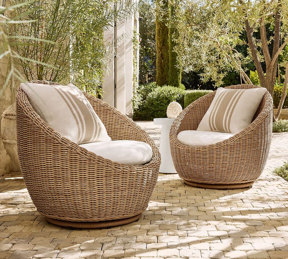Huntington Petite Wicker Swivel Outdoor Papasan