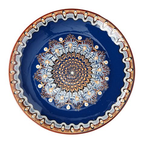 12 Plates Perfect For Setting A Stunning Table