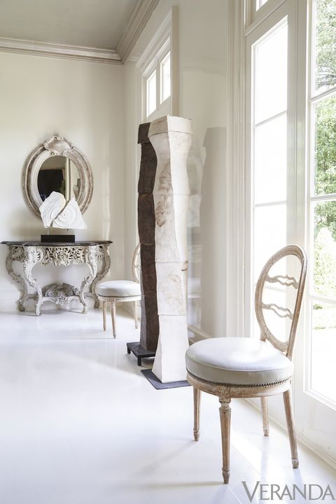 <p>Antique Swedish chairs in a Holly Hunt leather; floor sculptures, Evelyn Jordan.<br></p>