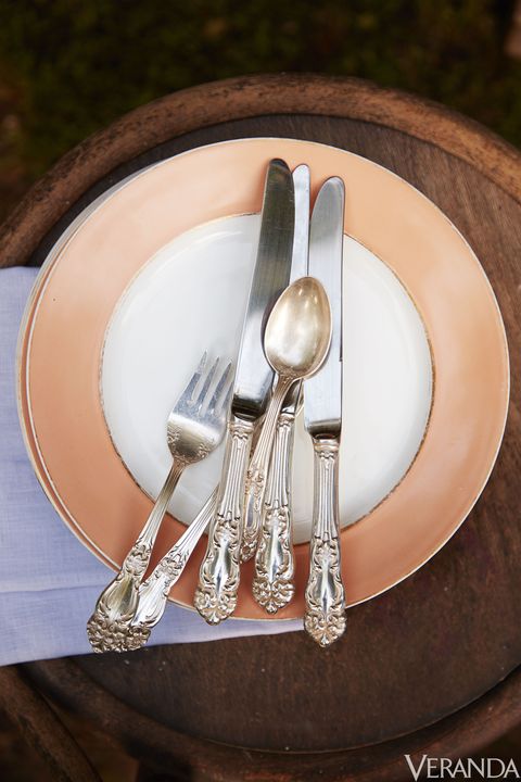 Dishware, Brown, Serveware, Kitchen utensil, Cutlery, Tableware, Fork, Plate, Household silver, Table knife, 