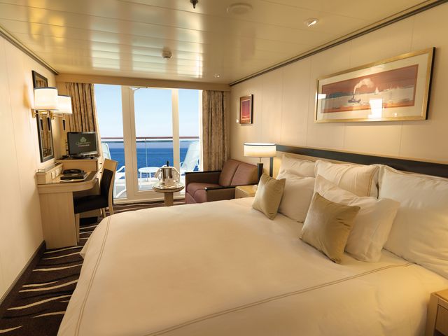 Queen Mary 2 Renovation - Luxury Cruise Ships