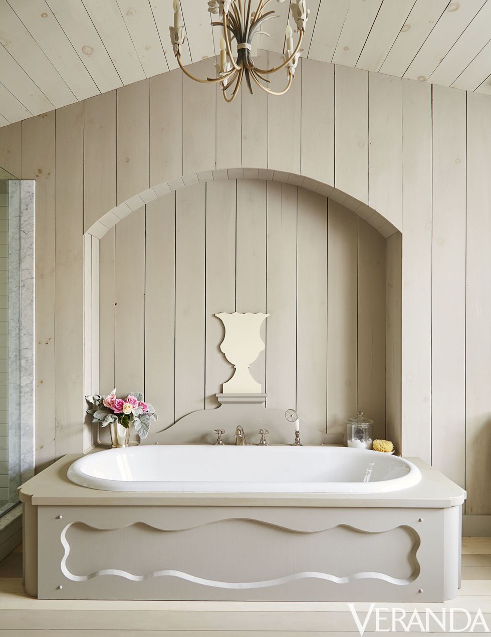 The Ultimate Bath' Is an Ode to the World's Most Luxurious Bathrooms