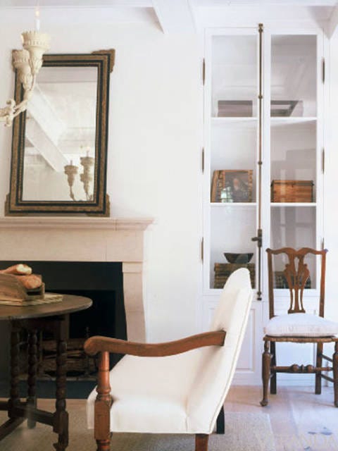 Darryl Carter S Paint Tips P Span The Bookshelf Cabinetry Of This Virginia Townhouse Has Been Painted