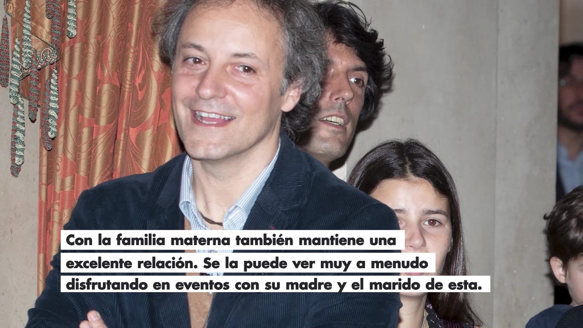 cayetana rivera muy sonriente