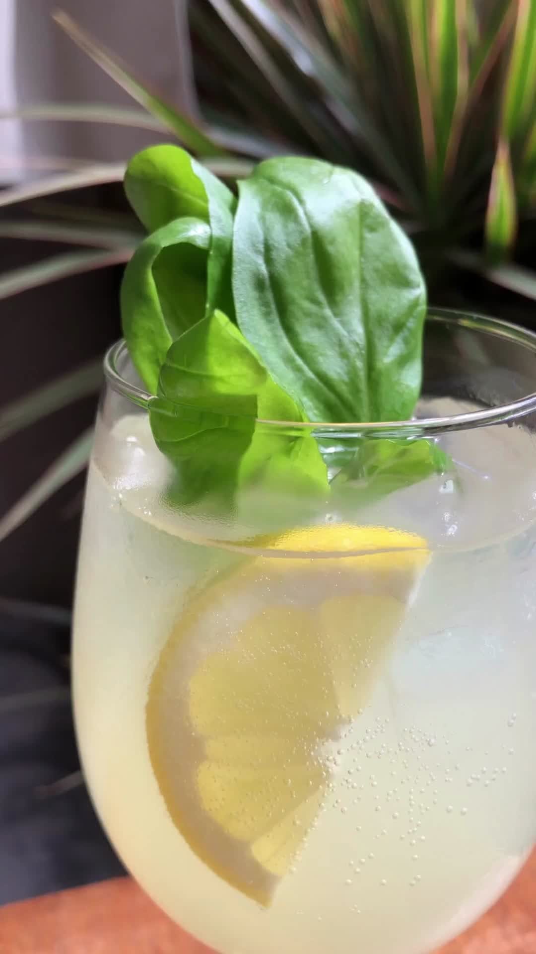 Video player poster image preview for Limoncello Spritz