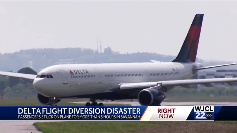 Video A family with young children is kicked off a Delta Air Lines flight -  ABC News