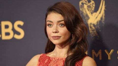 preview for Sarah Hyland and former 'Bachelorette' contestant Wells Adams are Insta-official