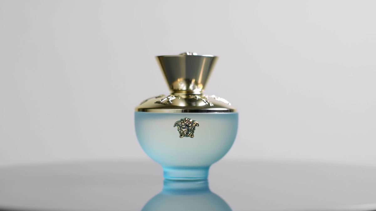 preview for Il naso Sophie Labbé parla del profumo Dylan Turquoise di Versace