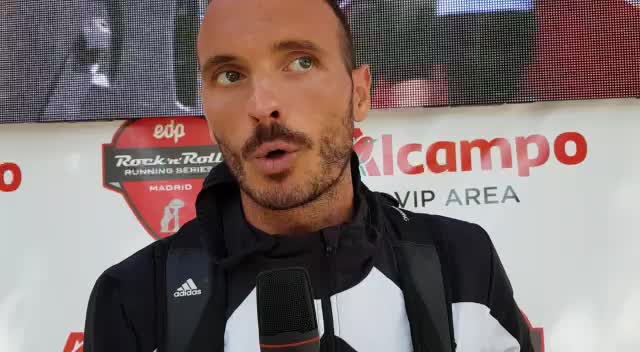 fotografía facilitada por benidorm half de la victoria de toni abadía en el 10k