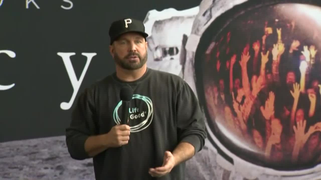 Pirates Sign Garth Brooks - Yes That Garth Brooks - to a Week-Long