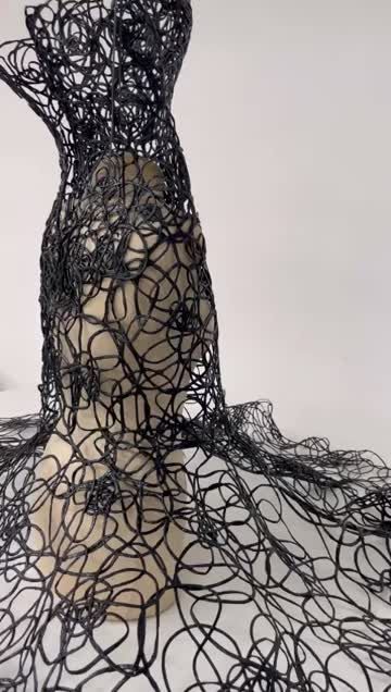 preview for El vestido escultura de Cayetana Guillén Cuervo