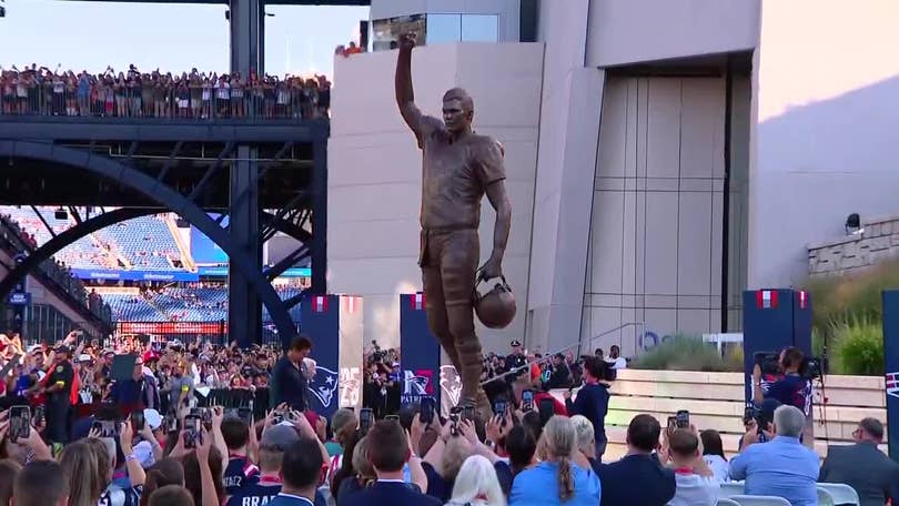 Tom Brady statue unveiled at Gillette Stadium