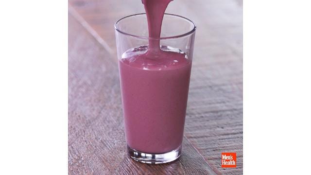 This Rich Chocolate Cherry Smoothie Helps You Lose Weight | Men's Health