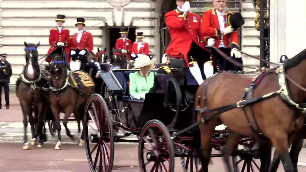 preview for Meghan Markle wears blue for Trooping the Colour 2019