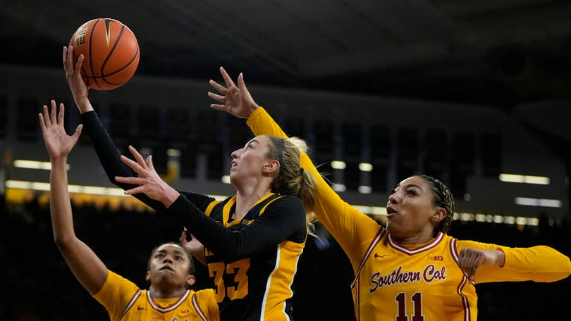 Iowa basketball: Lucy Olsen scores 28 as Hawkeyes upset No. 4 Trojans 76-69