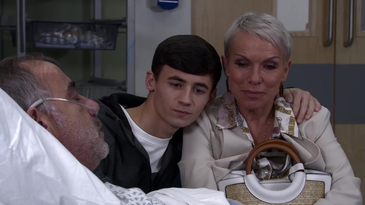 preview for Coronation Street's Kevin left disappointed over Abi (ITV)