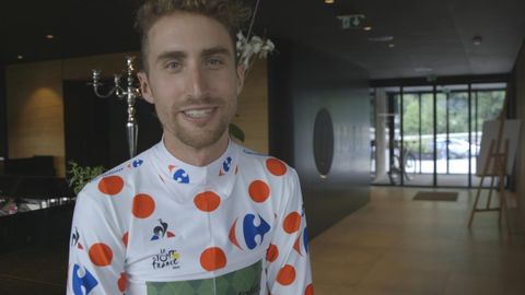 preview for Taylor Phinney Stands on the Tour de France Podium 30 Years After His Father