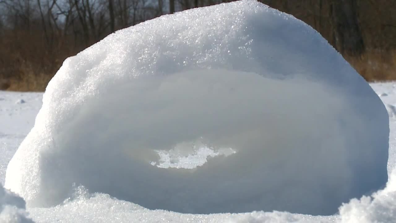 From 2014: Eric Hanson visits Iowa field full of rare snow rollers