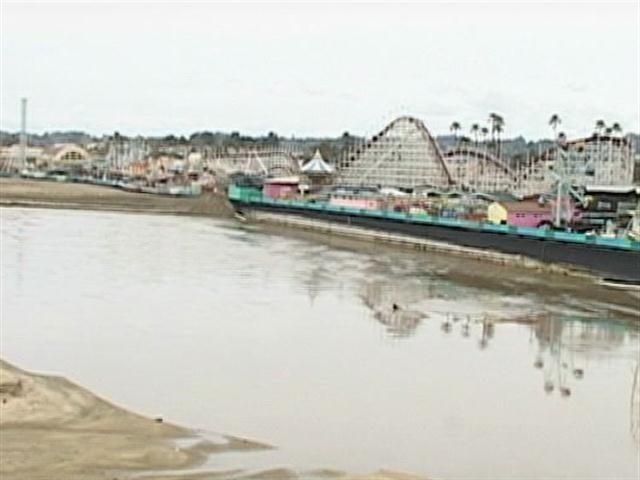 Crews in Santa Cruz working hard to divert water from The Boardwalk