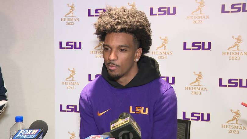 Jayden Daniels honored as top QB in college football, Payton