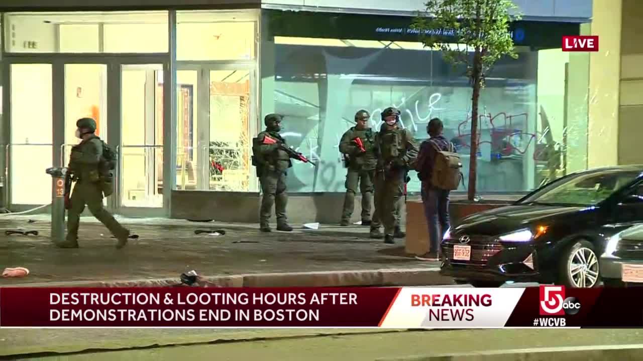 May 31, 2020, Boston, Massachusetts, USA: Looted Louis Vuitton store front  inside Copley Place in Boston. Many stores in downtown Boston were looted  following a rally against the death of George in