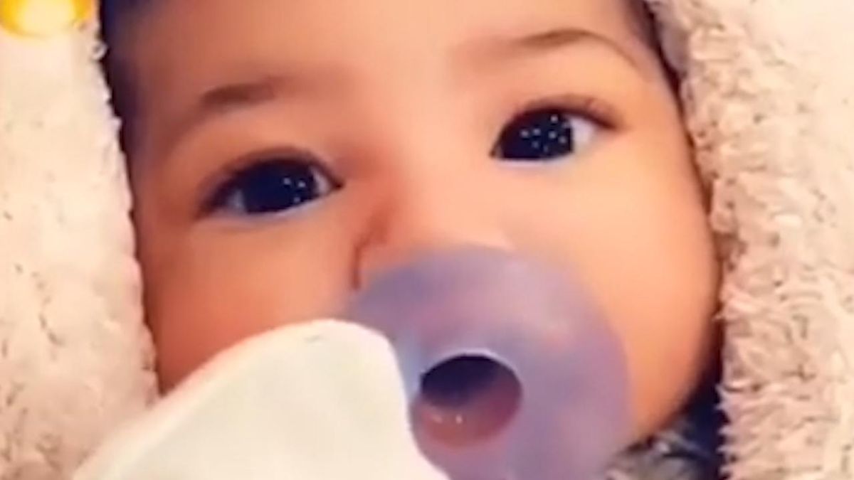 preview for 'My Pretty Girl!' Kylie Jenner Shares First Face Photo of 1-Month-Old Daughter Stormi