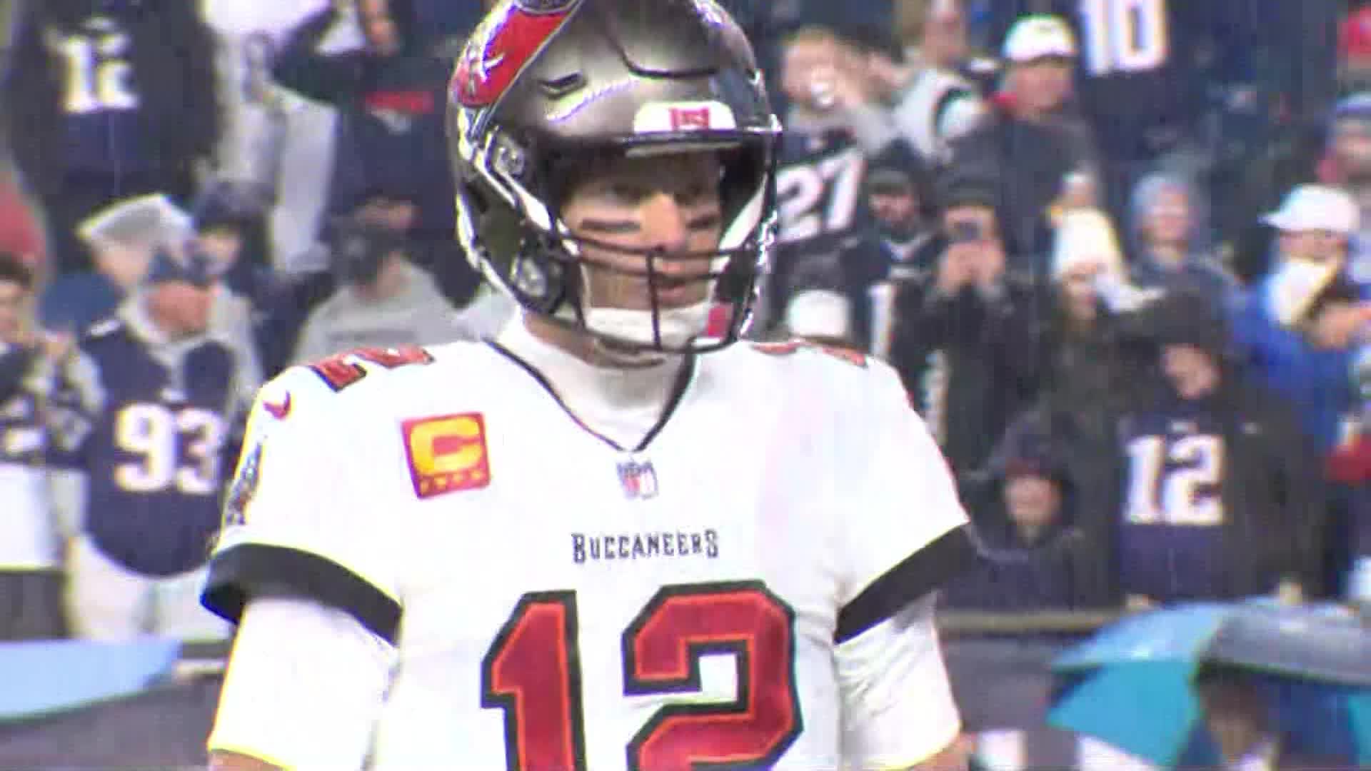 Watch as Tom Brady gets ovation from Patriots crowd in return