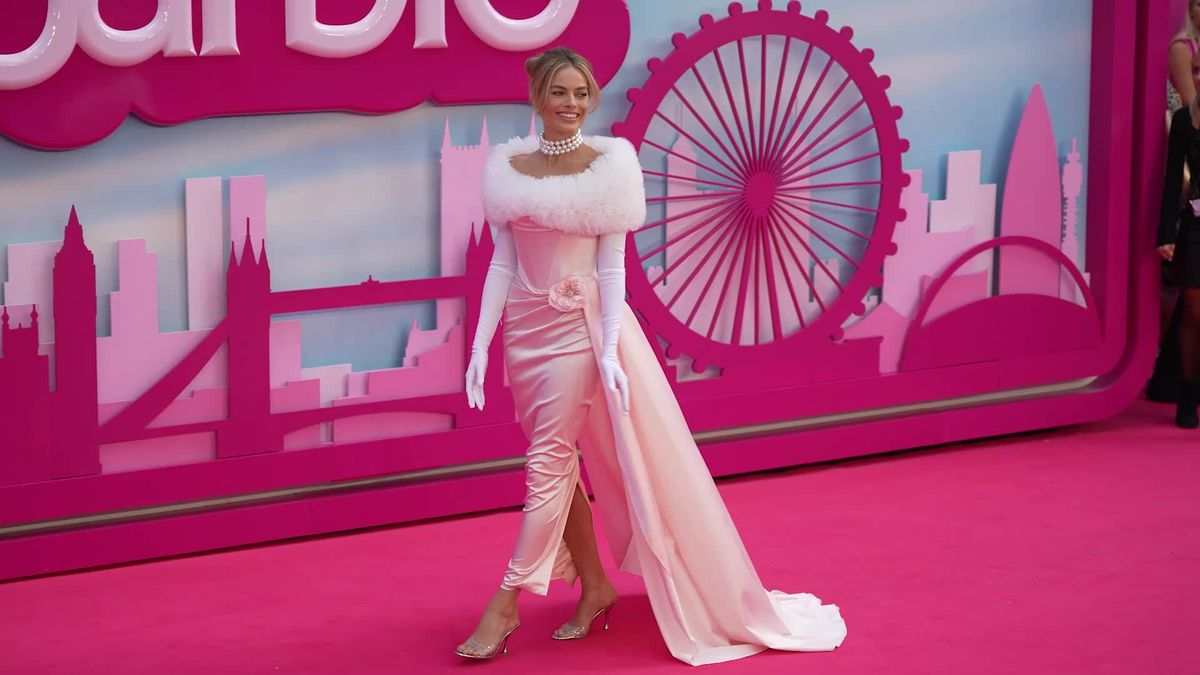 preview for Margot Robbie oozes Barbie glam at London premiere