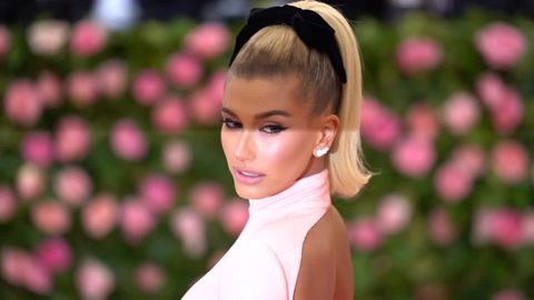 preview for Hailey Bieber at the 2019 Met Gala