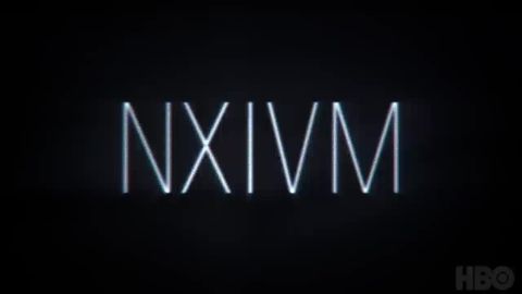 zapowiedź Smallville aktorka Allison Mack 'sex cult' dostaje dokumentalny trailer (HBO)
