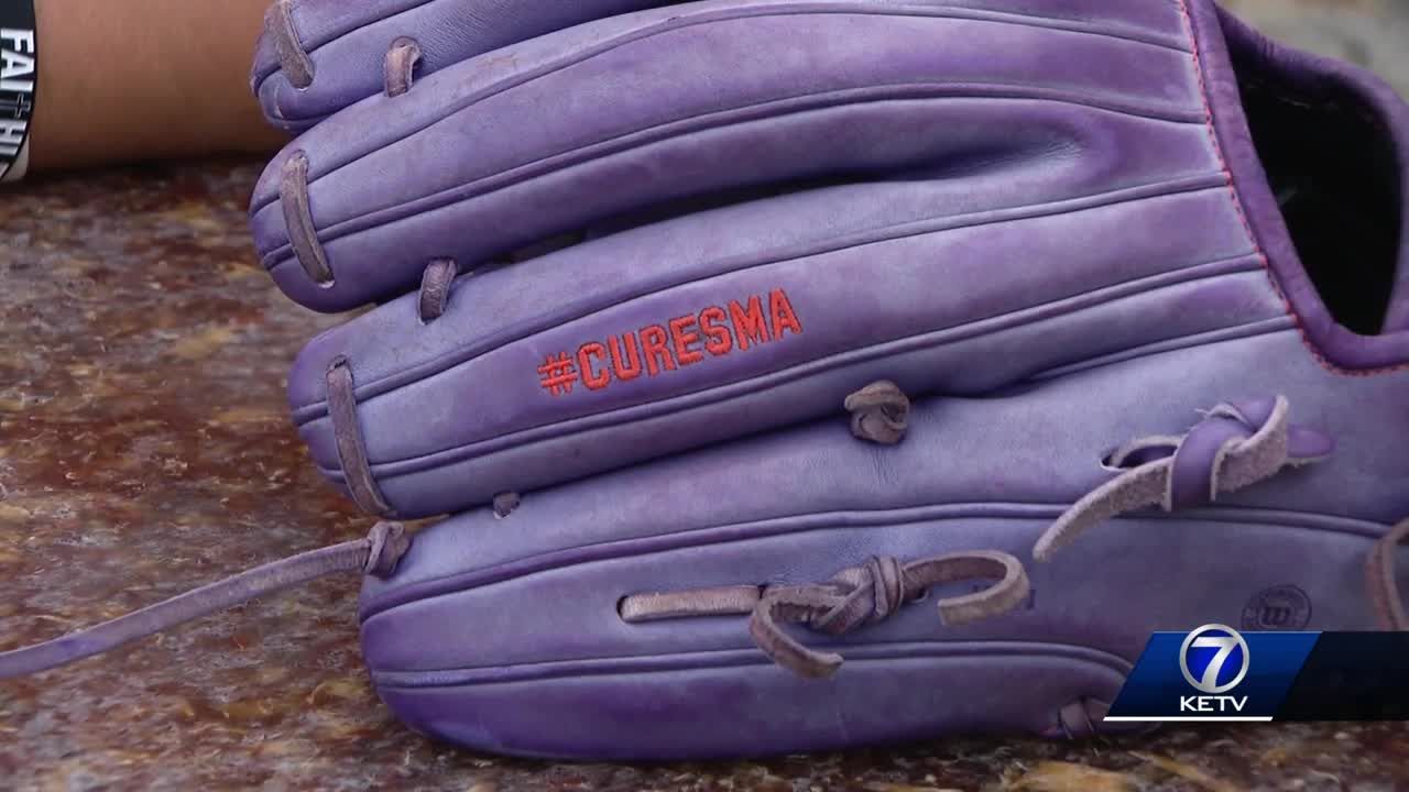 Rawlings cheap purple glove